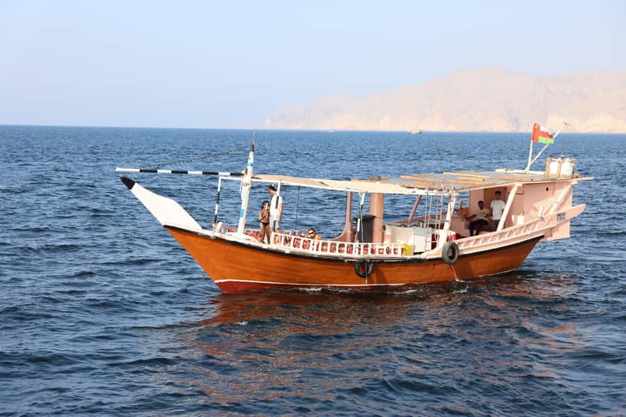 Khasab: Overnight Cruise on Traditional Dhow for 24 hours - Why an overnight dhow is different from a day cruise