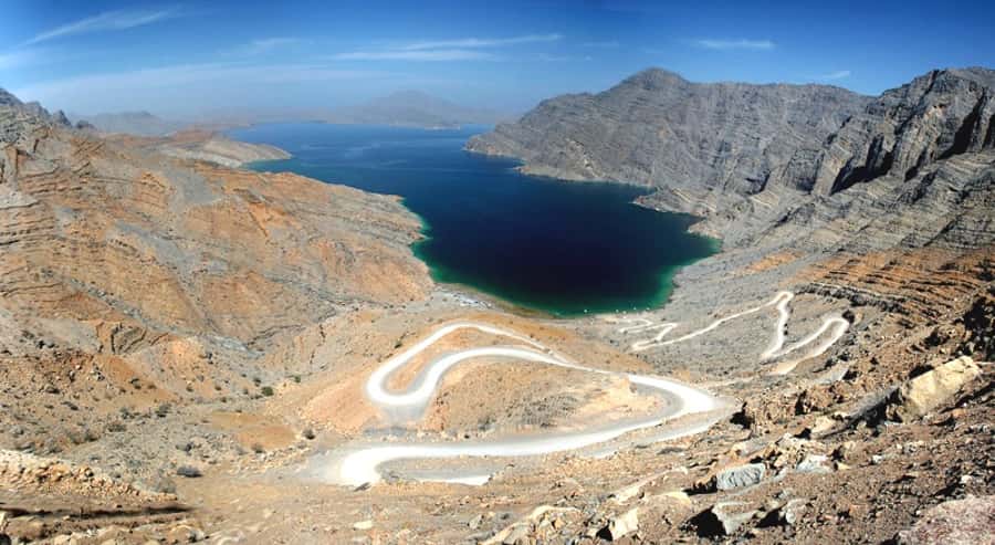 Musandam Khasab Full-Day Cruise with Transfers & Lunch - Boarding the traditional dhow in Khasab