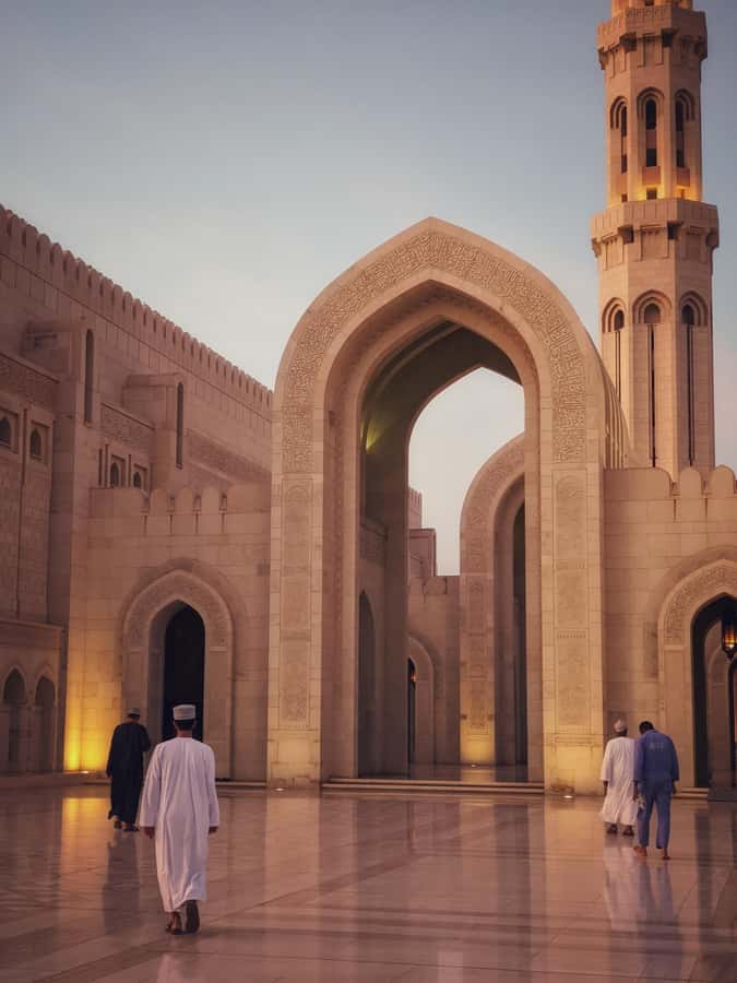 Muscat by Night Sightseeing Tour - What the guide and vehicle add