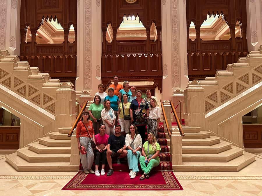 Muscat: City Highlights Tour with Optional Transfers - Mutrah Fort and Al Alam Palace: Muscat’s royal frame