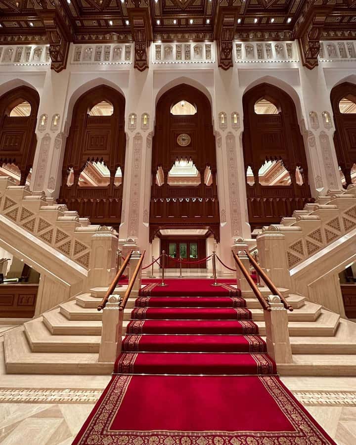 Muscat City Tour and life with Omani Guy ( luxury car). - Key things to know before booking