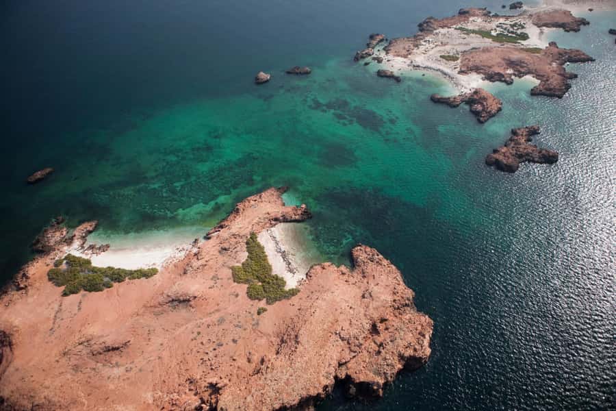 Muscat: Daymaniyat Islands Private Boat Tour with Snorkeling - Why this private boat trip works well