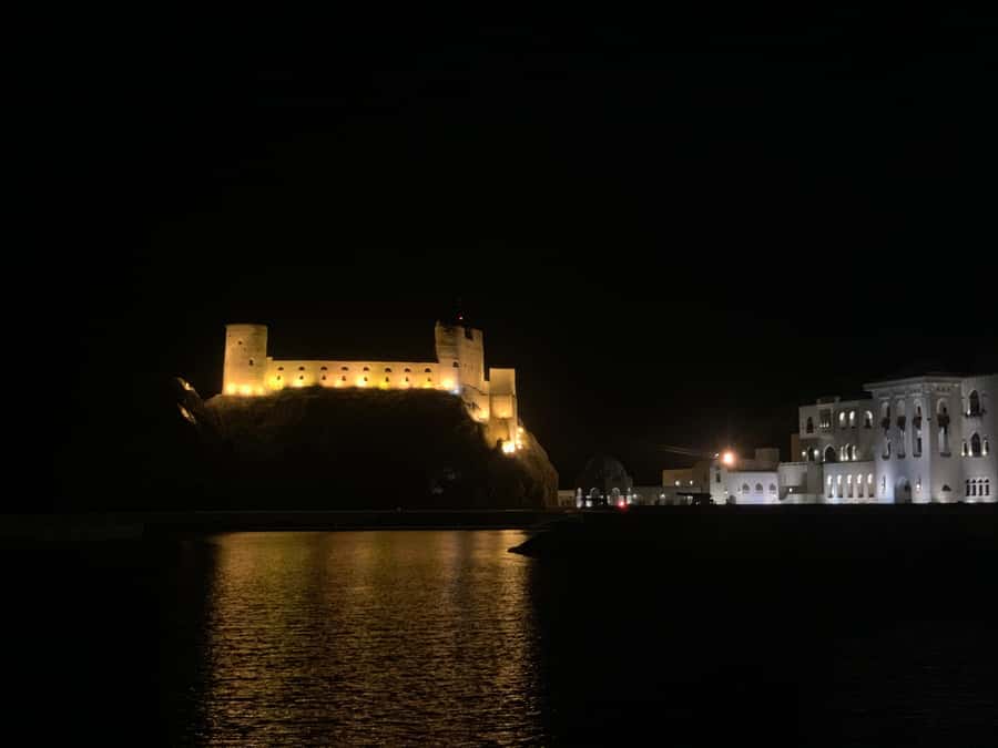 Muscat: Evening Group City Guided Tour with Free Dinner - Muttrah Souq: the strongest part for shopping