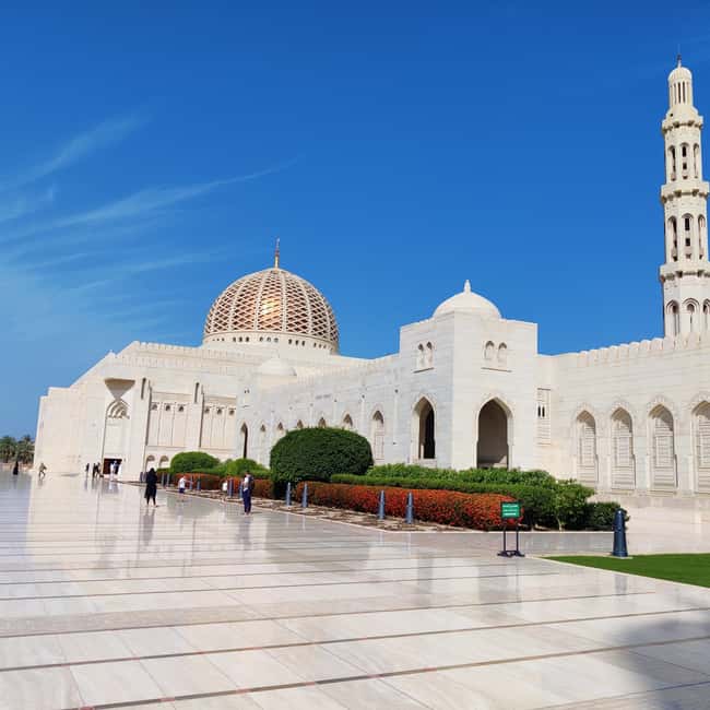 Muscat: Full-Day Private City Tour by luxury Car with Guide - How the driving time shapes the day