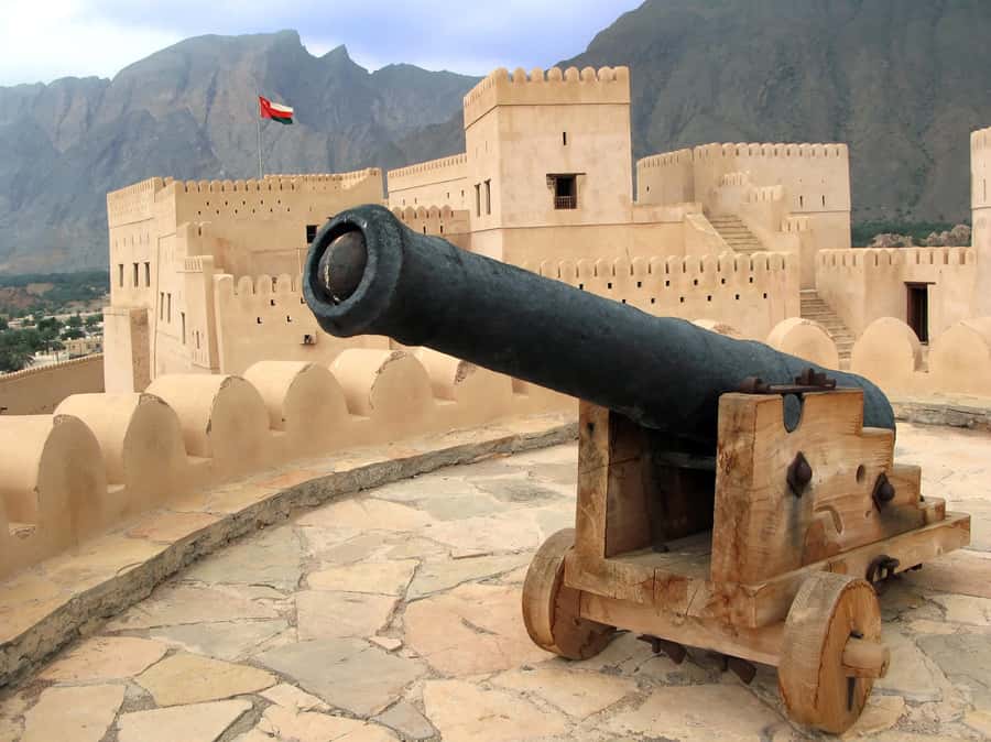 Muscat: full day tour to Nakhal, Rustaq and hot springs - Al Hazm Castle: Oman’s fort experience without Nizwa’s crowds