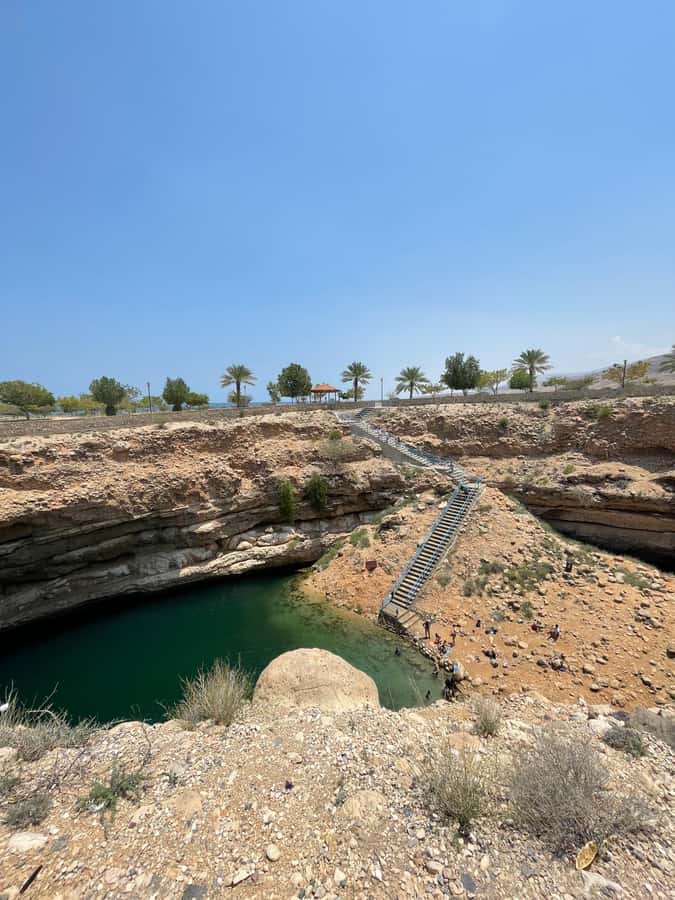 Muscat: Full-Day Wadi Shab & Bimmah Sinkhole Private Tour - The local lunch is more than a filler stop