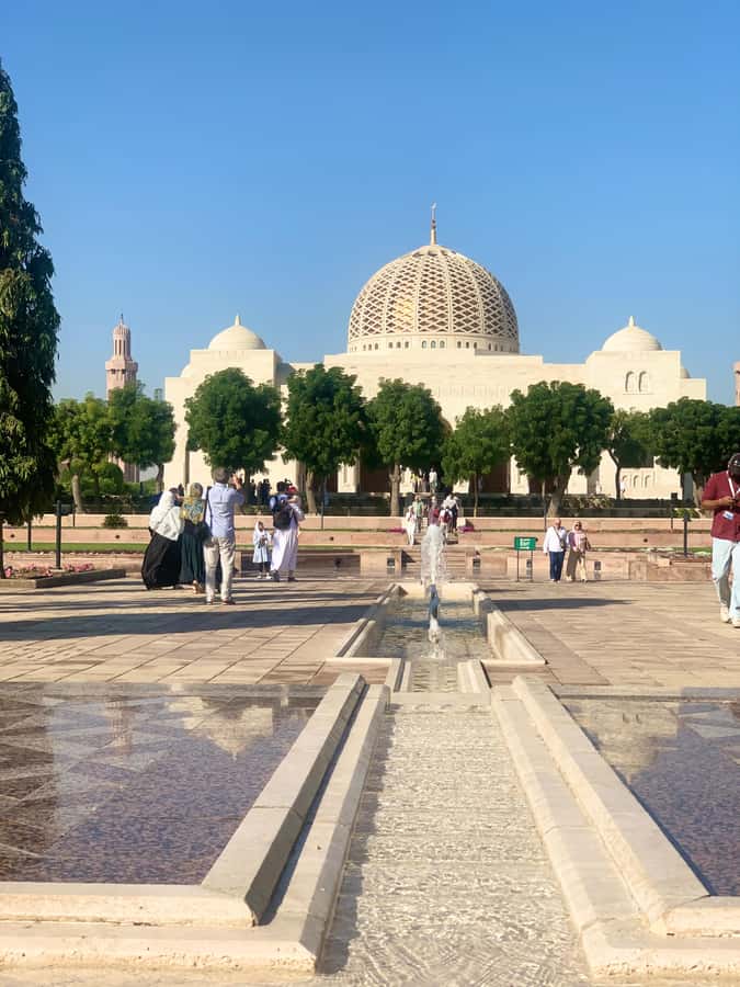 Muscat: Group City Tour with Pickup and Lunch or Dinner - Muttrah Souq and the fish market