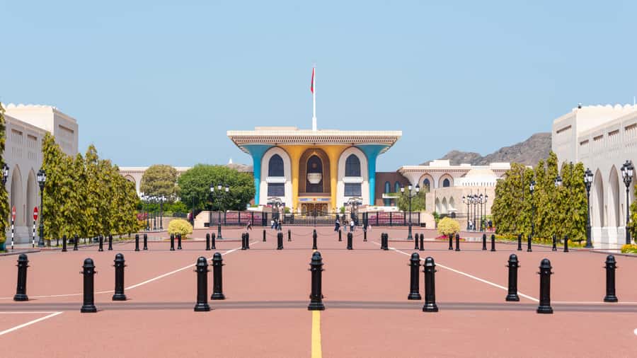 Muscat: Guided Landmarks Tour - The Royal Oman Opera House, one ticket extra