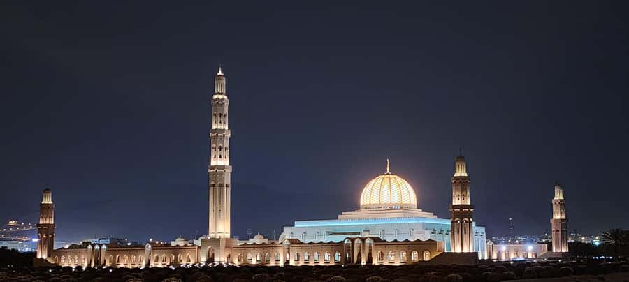 Muscat: Guided Landmarks Tour - Starting at Sultan Qaboos Grand Mosque