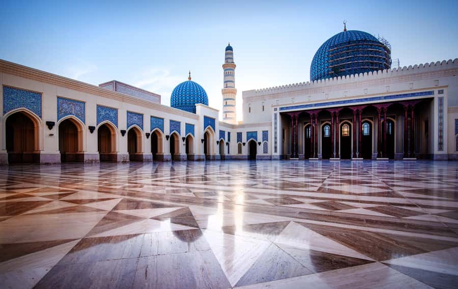 Muscat life and culture (private tour) - Mutrah Souq: scents, textiles, and old-market atmosphere