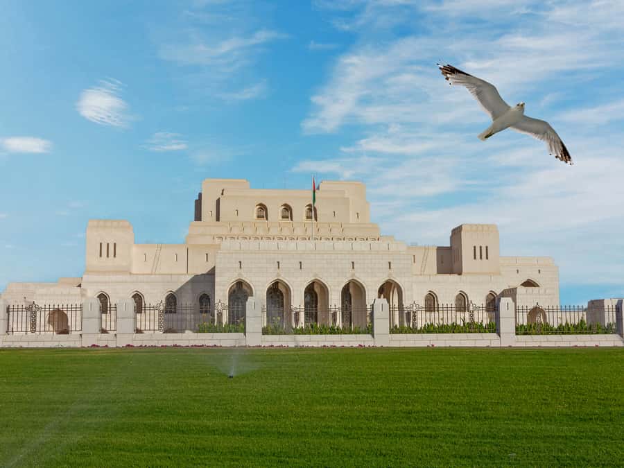 Muscat Marvels: Luxury Tour with Customizable Itinerary - Muttrah Souk is best planned around its split hours