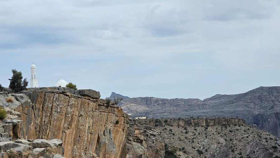 Muscat: Nizwa and Al Jabal Al Akhdar Private Tour with Lunch - What $190 per person really buys
