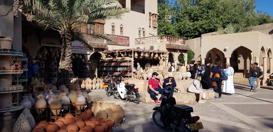Muscat: Nizwa and Jabal Shams- Full Day Tour - Al Hamra and the old loam village