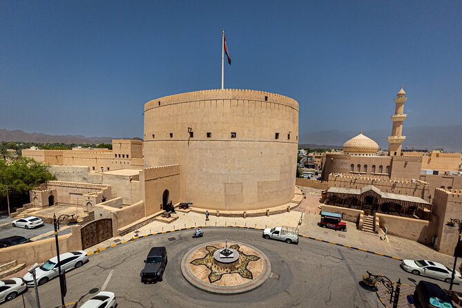 Muscat: Nizwa Market & Fort, Jabel Akhdar Full-Day Tour + Lunch - Key points to know before booking