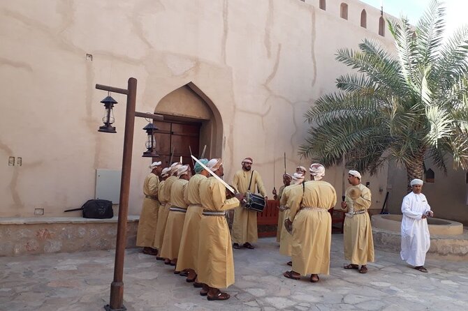 Muscat: Nizwa Market & Fort, Jabel Akhdar Full-Day Tour + Lunch - Why this route works so well from Muscat