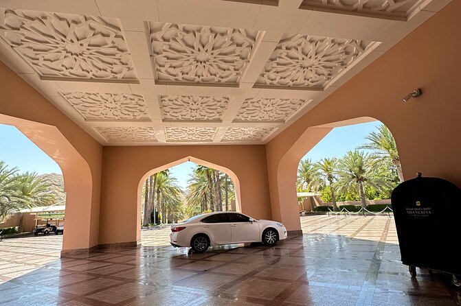 Muscat : private full-day luxury tour inside - A private car makes the route easier