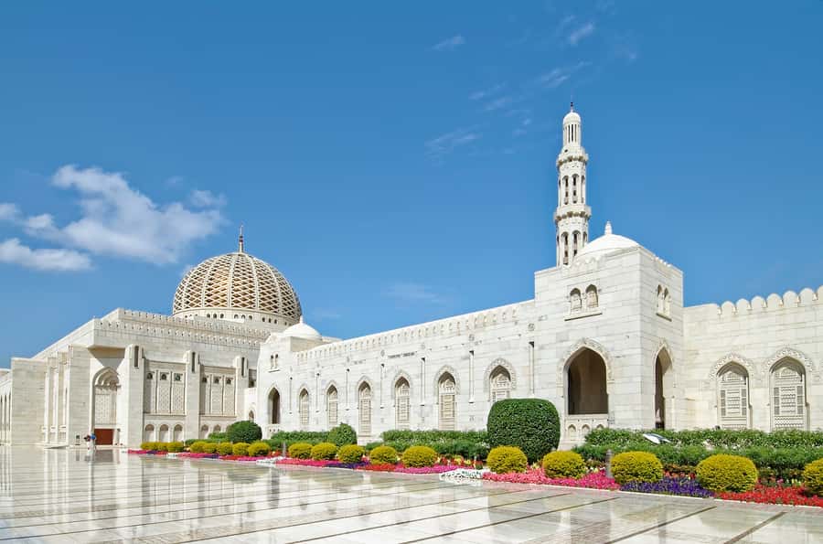 Muscat: Sultan Qaboos Mosque & Bait Al Zubair Museum Tour - Muttrah Souq, where browsing is part of the fun