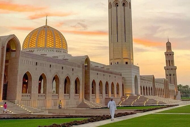 Muscat trasfer: airport trasfer to/from hotel in muscat - The 20 to 30 minute ride into Muscat