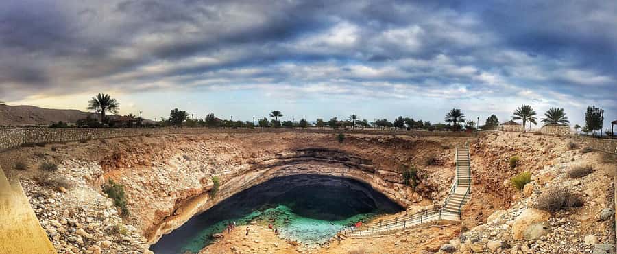 Muscat: Wadi Shab and Bimmah Sinkhole Full-Day Tour - Key things to know before you book