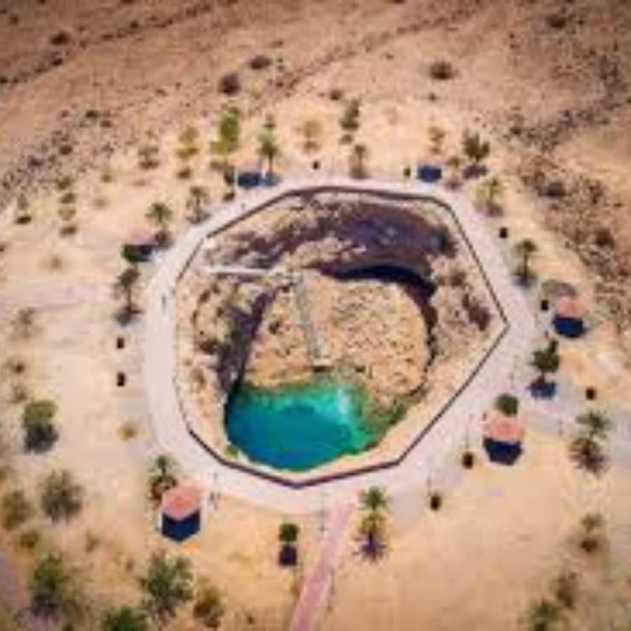 Muscat: Wadi Shab & Bimmah Sinkhole... - The long road from Muscat to Wadi Shab