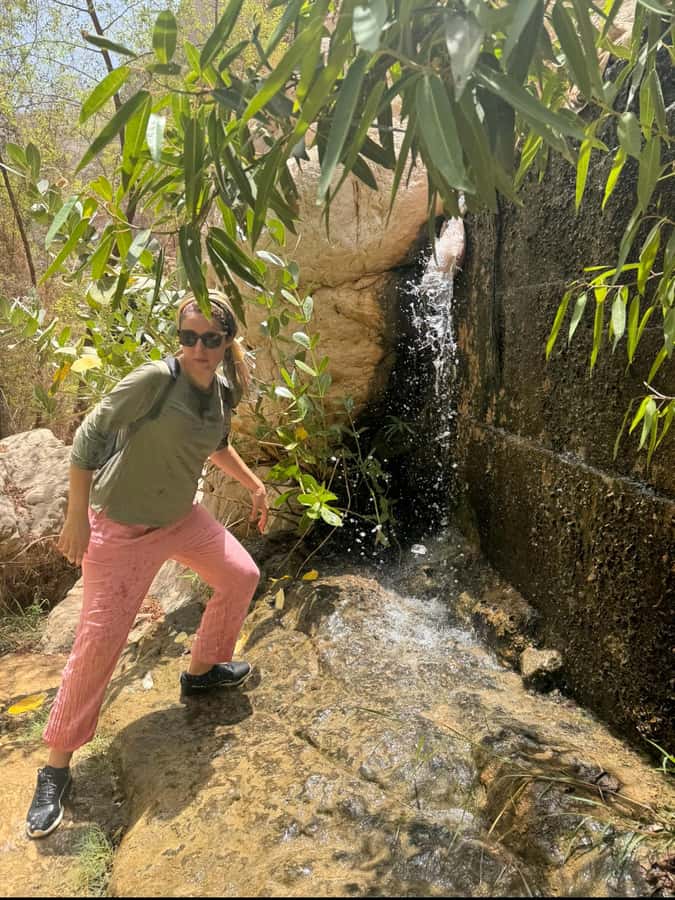 Muscat: Wadi Shab & Bimmah Sinkhole Tour with Pickup & Lunch - Who will enjoy this outing most