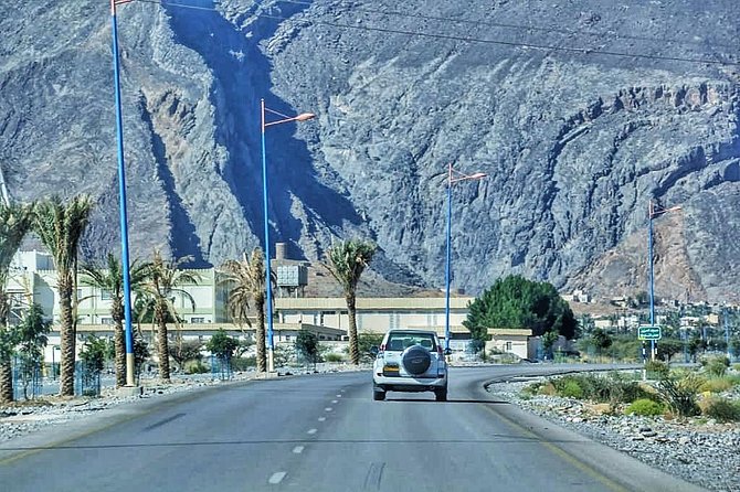 Nizwa and Oman's Grand Canyon: Full-Day Adventure - Leaving Muscat for central Oman
