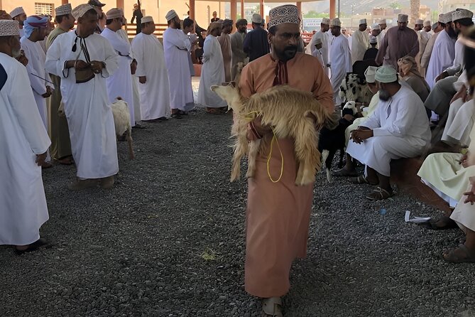 Nizwa and Oman's Historical Gems Tour - Choose Bahla and Jabreen for forts and decorated interiors