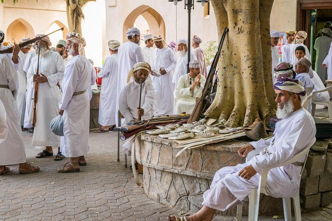 Nizwa Bahla & Jabrin Fort(Muscat tours) as private and custom trip - Nizwa Fort and the $15 decision