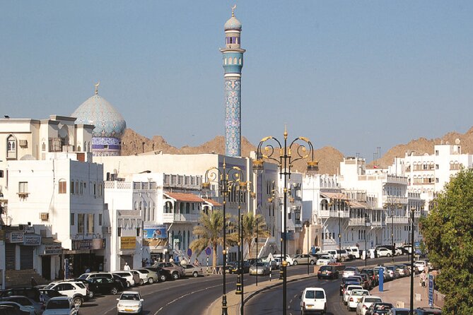 Nizwa Full Day Tour from Muscat with JABREEN fort - The 9:00 a.m. pickup and the road inland