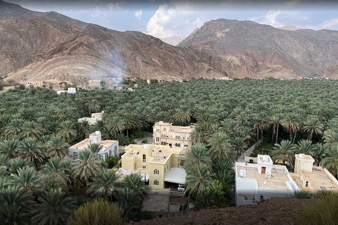 Oman 3-Days 2-Night Shared Roundtrip Tour – Explore Oman's Best - Nizwa Fort and Souq show Oman’s inland character