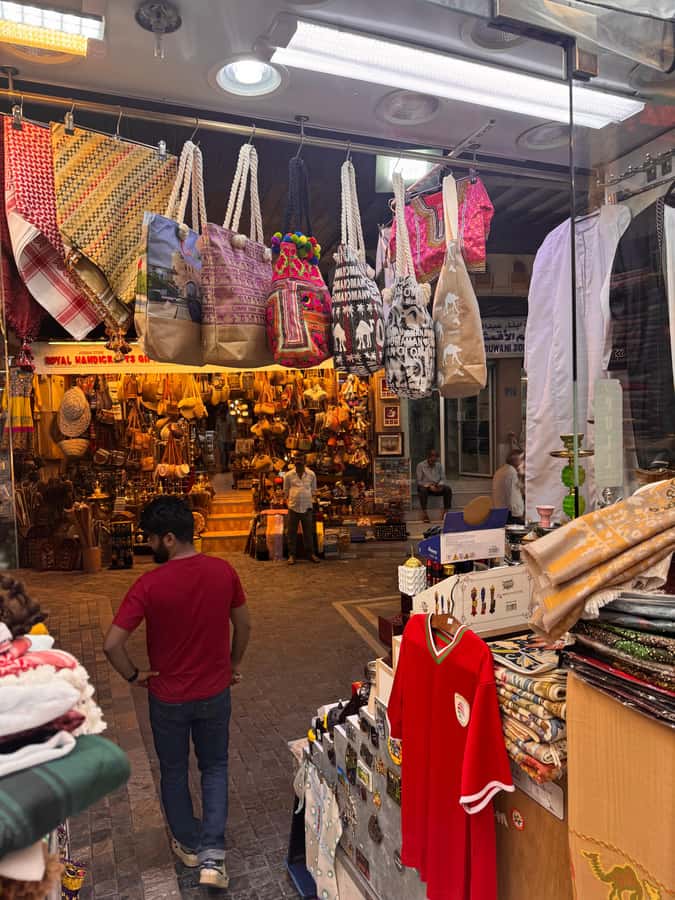 Oman:Group Muscat City Tour With Pick Up & Free Lunch/Dinner - Mutrah Souq: The Best Place for Local Shopping and Orientation