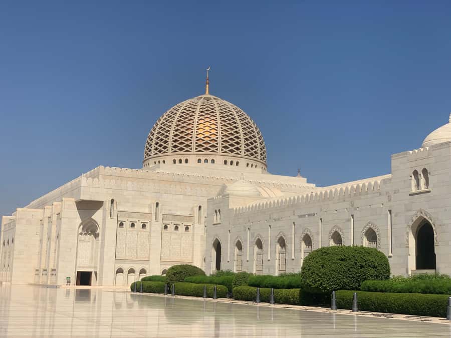 Oman: Private City Tour of Muscat with pick up/drop off - Sultan Qaboos Grand Mosque: the essential first stop