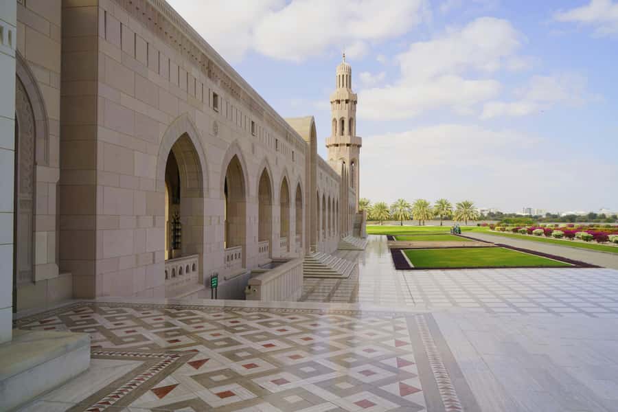 Oman: Private Muscat City Tour With Pick-up/ Drop-off - Al Alam Palace and the forts of Old Muscat