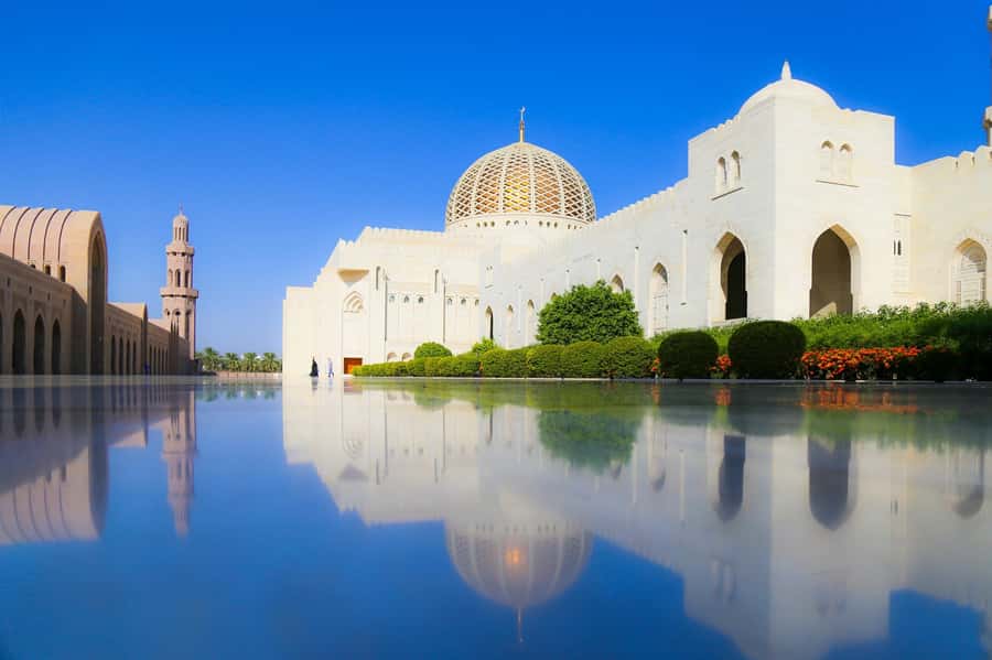 Oman: Private Muscat City Tour With Pick-up/ Drop-off - Sultan Qaboos Grand Mosque: start with the big showpiece