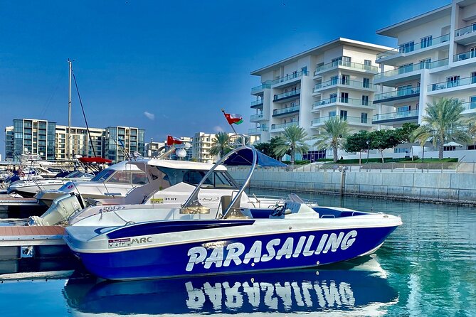 Parasailing tour in Al Mouj Muscat - How group size changes the experience