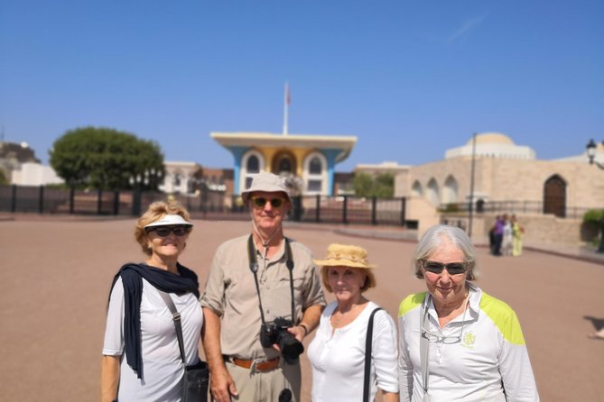 Premium Muscat half day excursion-Italian guide - Shopping and bargaining at Mutrah Souq