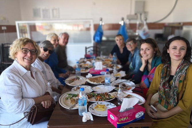 Premium Muscat half day excursion-Italian guide - Dress, age, and cruise timing