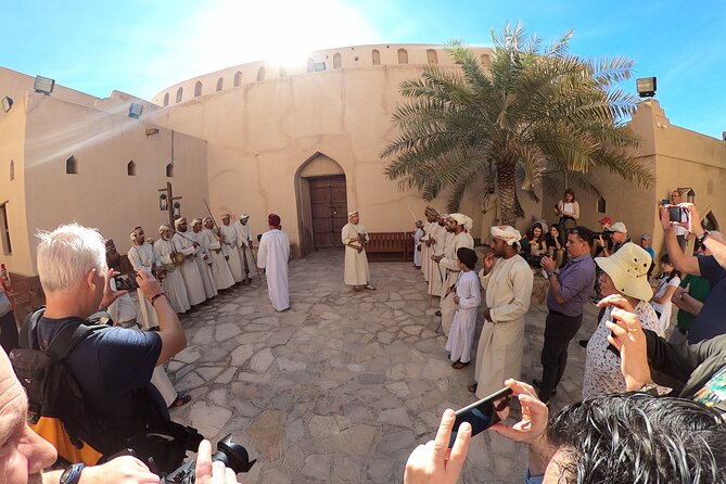 Private 2-Day Guided Tour with Nizwa Friday Market Visit - Nizwa Fort: the centerpiece of the second morning
