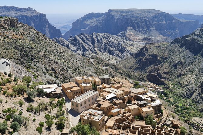Private Day-Tour in Nizwa and Jebel Akhdar - Nizwa Fort: Oman’s great stone stronghold