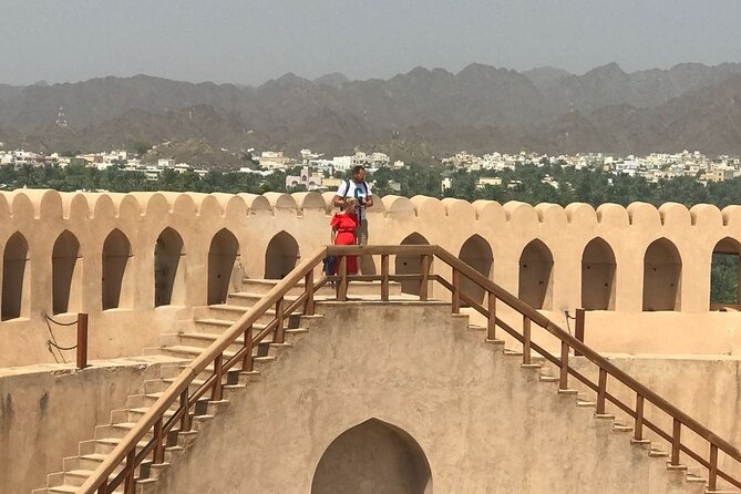 Private Day Trip to Nizwa & Jabal Shams (The Grand Canyon of Oman) - The road to Jabal Shams changes the day