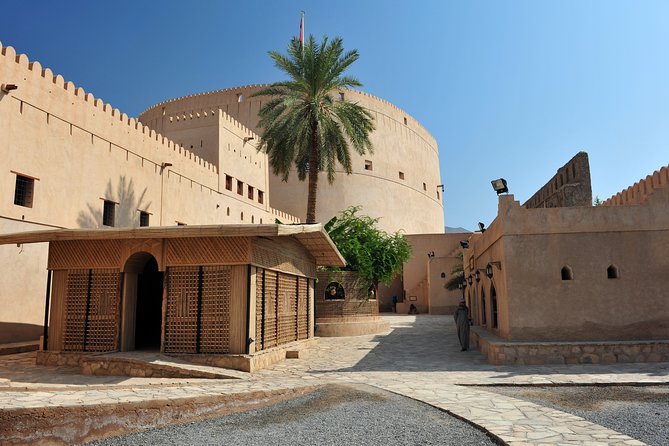 Private Day Trip to Nizwa & Jabal Shams (The Grand Canyon of Oman) - Lunch and extra stops require a little judgment