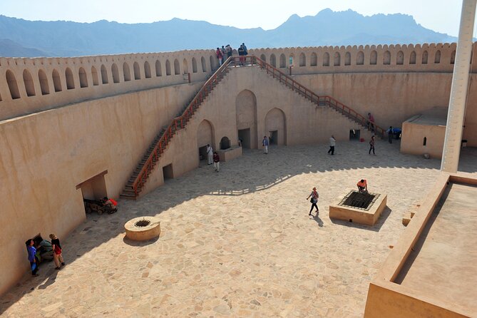 Private Day Trip to Nizwa & Jabal Shams (The Grand Canyon of Oman) - Timing, comfort, and practical limits