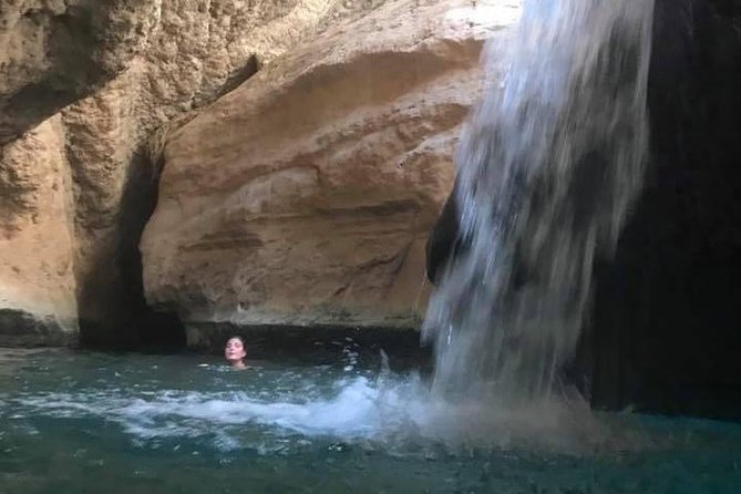 Private Day Trip to Wadi Shab & Bimmah Sinkhole Price Up To 5 Persons - Transport, timing, and comfort