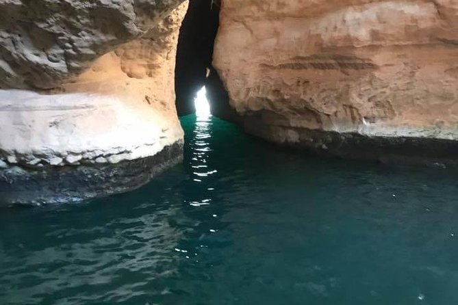 Private Day Trip to Wadi Shab & Bimmah Sinkhole Price Up To 5 Persons - Who should book this experience?