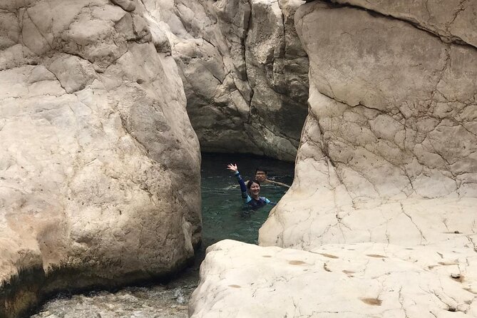 Private Day Trip to Wahiba Sands & Wadi Bani Khalid (Desert Safari) - Practical preparation for the 8:00 am start