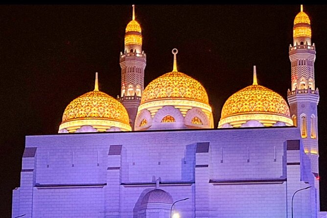 Private Evening Muscat City Tours - Sunset along the Muttrah Corniche