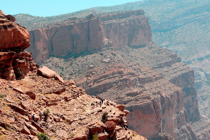 Private Explore Oman Grand Canyon, Jebel Shams and Nizwa - Key points at a glance