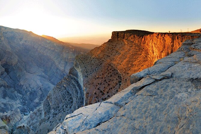Private Explore Oman Grand Canyon, Jebel Shams and Nizwa - Nizwa Fort and its huge round tower