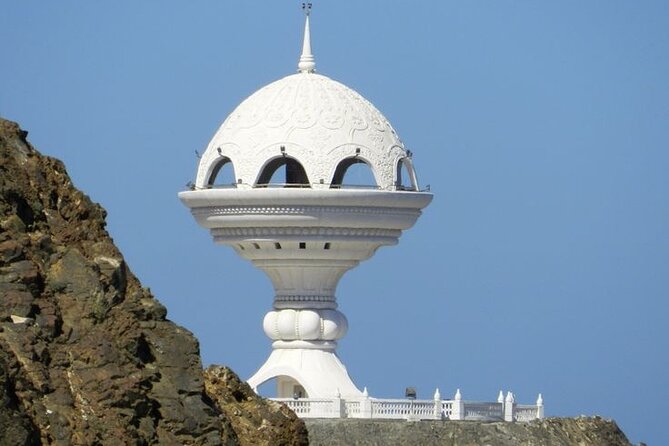 Private Explore Oman Grand Canyon, Jebel Shams and Nizwa - Transport, group size, and guide style