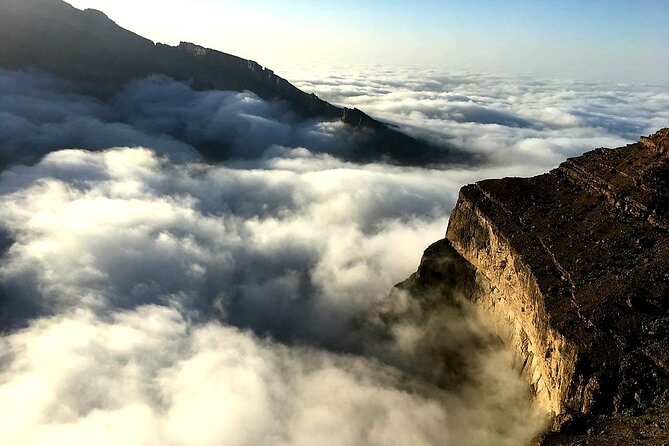 Private Full Day Guided Balcony Walk Hiking to Jebel Shams - Walking the 5.2-mile Balcony Walk